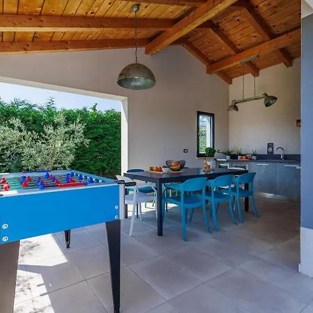 Grande With Pool And Jacuzzi Villa