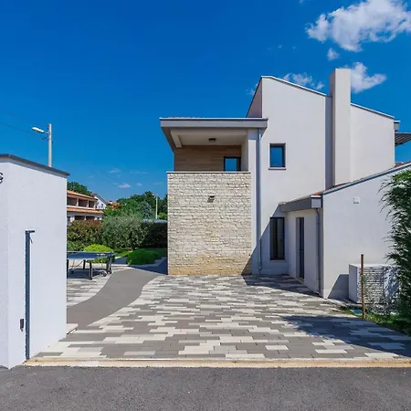Villa Grande With Pool And Jacuzzi *