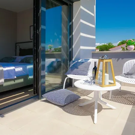 Grande With Pool And Jacuzzi *